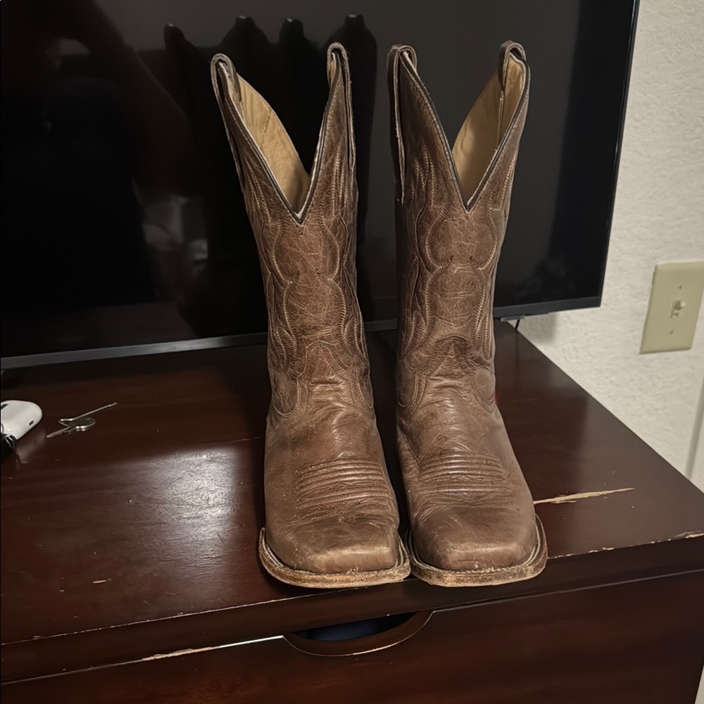 Circle G Tan Leather Cowboy Boots